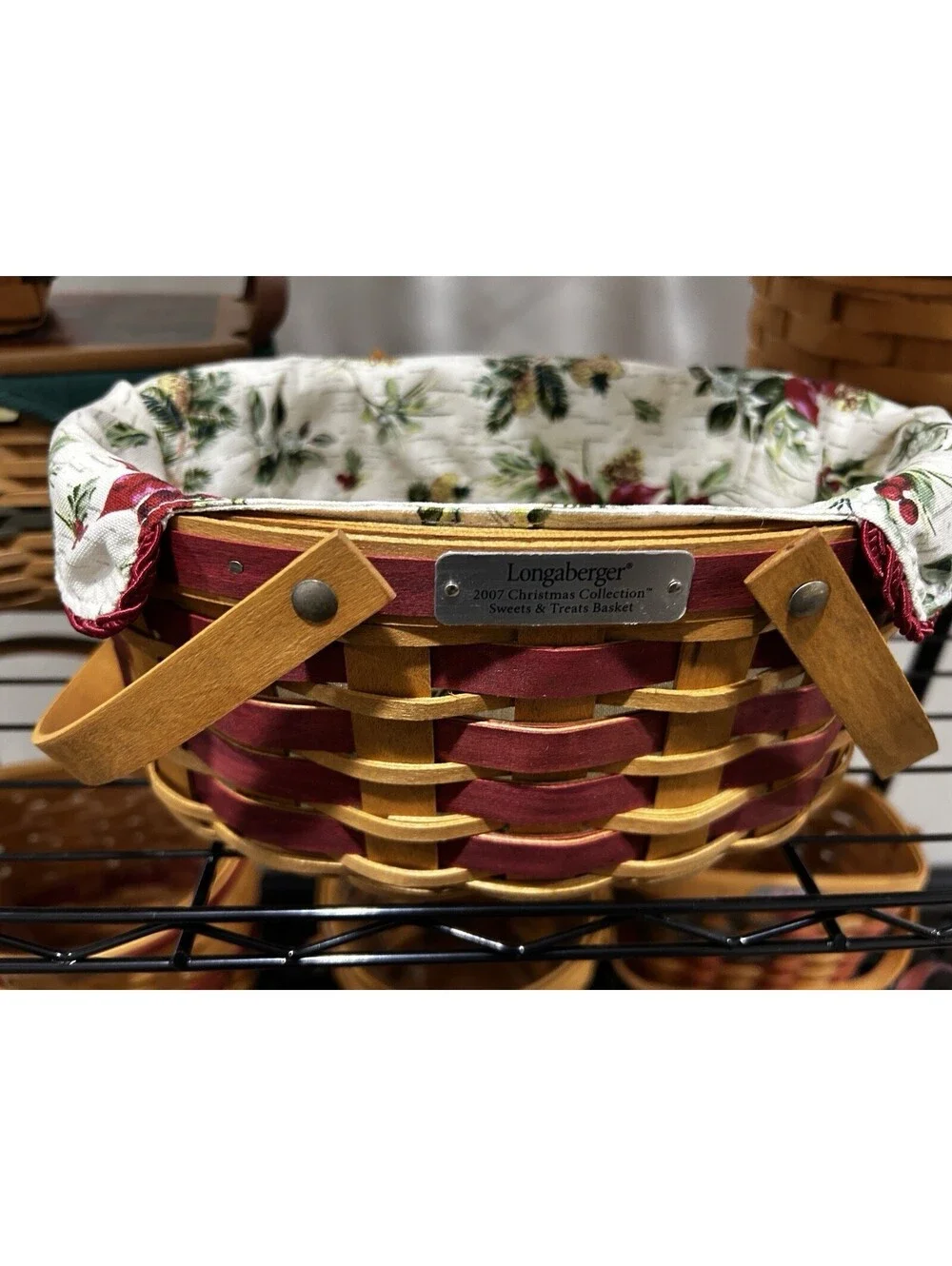 Longaberger 2007 Christmas Sweets And Treats Basket Pinecone poinsettia liner